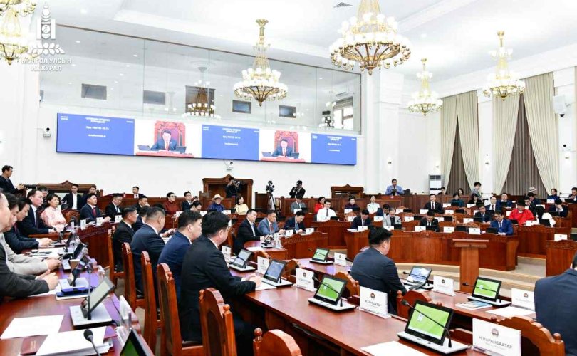 126 гишүүнтэй парламент залуу, шинэ гишүүдийнхээ үүрэг, хариуцлагыг нэмлээ