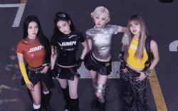 "Jump" 1 хоногийн дотор 47 улсад чартыг тэргүүлэв