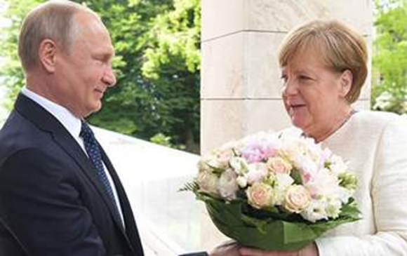 Путиний цэцгэн баглаа