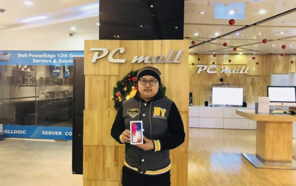 PC Mall азтан шалгаруулж iPhone X бэлэглэлээ