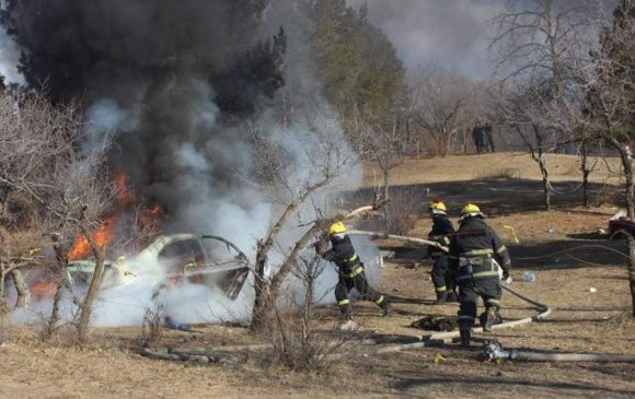 Бөөгийн зан үйл үйлдэж байхдаа гал алдаж автомашинаа шатаажээ