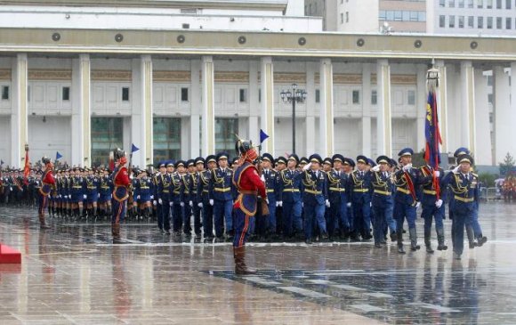 Төрийн далбааны өдөрт зориулсан хүндэтгэлийн ёслолд Онцгой байдлын албаны бие бүрэлдэхүүн оролцлоо