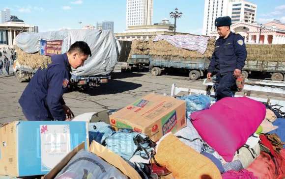 Өвсөө бэлдээгүй малчдад цэцэрлэгийн багачууд өртэй юу?