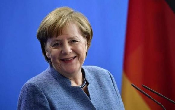 Меркель тэтгэвэртээ суух болоогүй