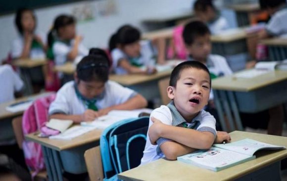 Хятад сурагчдын шалгалтад “хариулах боломжгүй” бодлого иржээ