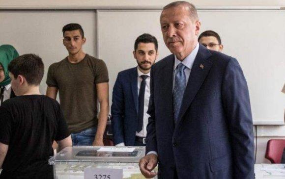 Туркийн ерөнхийлөгчөөр Эрдоган хоёр дахь удаагаа сонгогдлоо