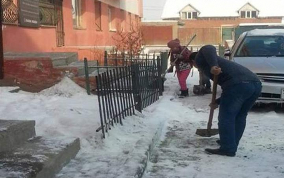 ААН байгууллагын их цэвэрлэгээний ажилд хяналт тавьжээ